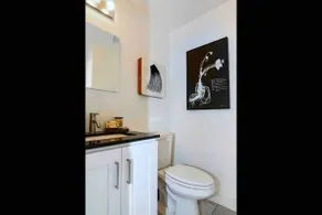 A Bright & Modern 2BD/1.5BA House + Parking - Image 5