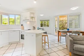 Seaside apartment minutes from Sunshine Beach - Image 2