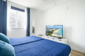 Trendy 2B2B, Split King Bed, Free Parking, Pet Ok - Image 4
