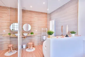 La Clé: T2 Love Room Balneotherapy, Air Conditioning, Near Train Station - Image 4