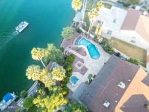 Lakefront Resort Villa - Heated Infinity Pool & 8-Seat Spa - Kayaks - 4BR - Image 3