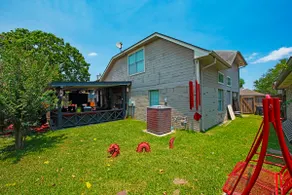 Book Meadow Briar Manor, near Sugar Land! - Image 2