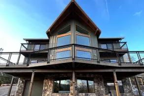 Shasta Sunrise Retreat|HotTub|NOW w/ 1 Night Stay! - Image 3
