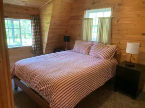 Tree house in Ithaca - Image 2