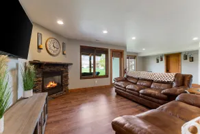 King Bed, Stunning Views, Large Home, Central AC - Image 4