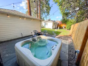 Cute Home with fully fenced yard Hot Tub and Fire Pit. - Image 4