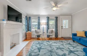 Park Circle retreat w King Bed Suite close to everything fun in CHS - Image 5