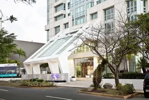 Modern Condo at Atlantis - Image 2