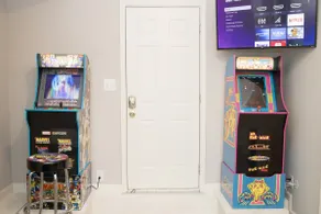 ”Braves Cave” 4TV's mins from Dwntwn &Airprt - Image 3