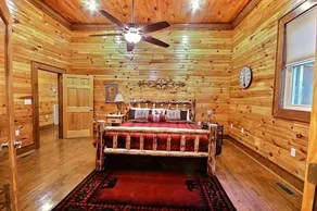 Yellow Box at Pickwick 3 bedroom, bonus game room - Image 5