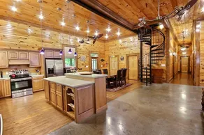 Yellow Box at Pickwick 3 bedroom, bonus game room - Image 3
