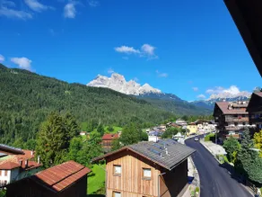 Cozy penthouse overlooking the Dolomites - Image 3