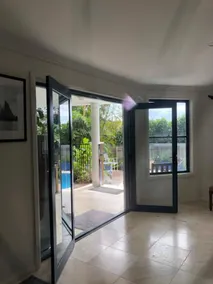 Forster flat: pets/swimming pool & walk to beach. - Image 3