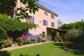 La Mazerie: Charming vineyard oasis with pool - Image 3