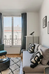 STYLISH BOHO CITY APARTMENT WITH BALCONY - Image 5