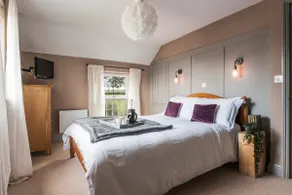 The Nooke at Bogee Farm - sleeps 2 guests  in 1 bedroom - Image 3