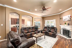 Perfect Stay in Ranch-like House with Huge Backyard! - Image 3