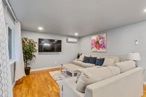 Cozy 3-bedroom entire home in the heart of Everett - Image 4