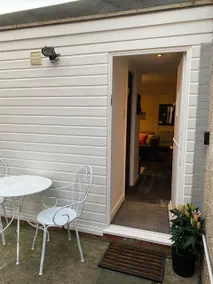 Cute & Cozy - 1 double bedroom guesthouse - Image 3
