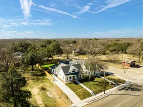 Upscale Luxury Homestead - Blocks to Silos/Baylor - Image 4