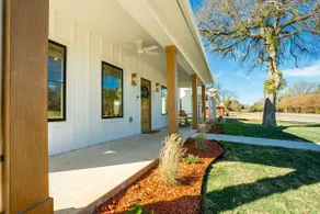 Upscale Luxury Homestead - Blocks to Silos/Baylor - Image 2