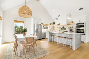 Upscale Luxury Homestead - Blocks to Silos/Baylor - Image 5