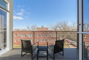 Skyline-Blick Modernes 3-Ebenen Apartment in der Innenstadt OKC #B - Image 2