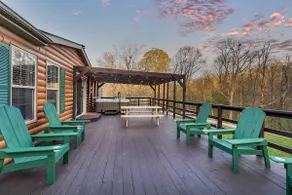 Hot Tub, Large game area, Fall and Holiday dates now available! - Image 2