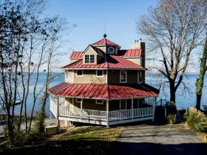 Red Point Lighthouse - Image 3
