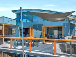 Sails to Sea - 4 Bedroom Pet Friendly - Image 2