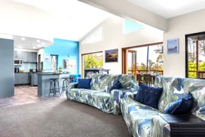 Sails to Sea - 4 Bedroom Pet Friendly - Image 4