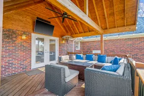 Fantastic Cottage with big backyard near the city - Image 5