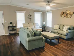 Westside Bungalow Wellness & Small Family Space - Image 3