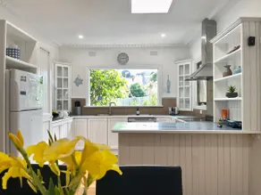 Capelink Beach House-Atop Prestigious Oliver's Hill - Image 4