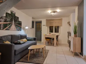 Digicode door – Cottage 150 m from the market – Cozy - Image 2