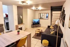 Digicode door – Cottage 150 m from the market – Cozy - Image 3