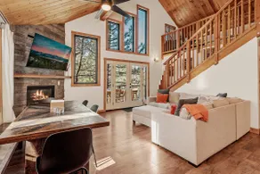 Upscale cabin, mini-split AC, spa, pool table - Image 3