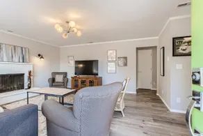 Beautiful convenient 3-bedroom home - Image 5