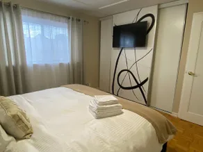 Sunny 2BR pet welcome, KING bed 2 car +100 reviews - Image 3