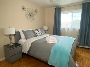 Sunny 2BR pet welcome, KING bed 2 car +100 reviews - Image 4