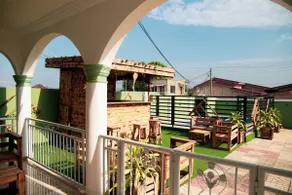 Spacious 5BDR | Pool, 2 Living rms, outdoor Lounge - Image 4