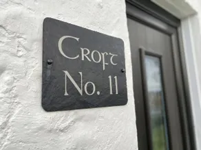 Cosy croft house with loch views - Image 3
