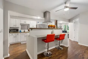 Farmhouse on 1 Acre | Big Driveway | DT 5 miles - Image 3
