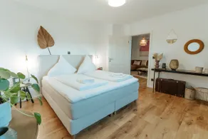 Large apartment directly on the sea with hot tub & sauna - Image 5