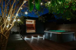 Large apartment directly on the sea with hot tub & sauna - Image 2