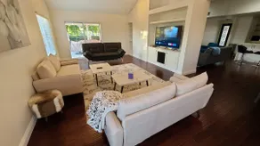 Peaceful modern renovated house with hot tub - Image 3