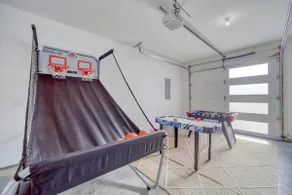 3 Min to Canyon • Game Garage • King Bed • Firepit - Image 5