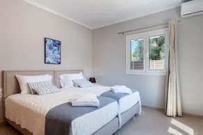 Waterway Luxury Residence-Apartment 1 - Image 4