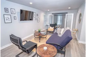 Stylish 4 Br2Ba Renovated Home Near Downtown - Image 5