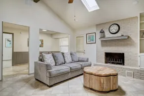 Hutto 4 Bedroom - Spacious - Lovely Private Home - Image 4